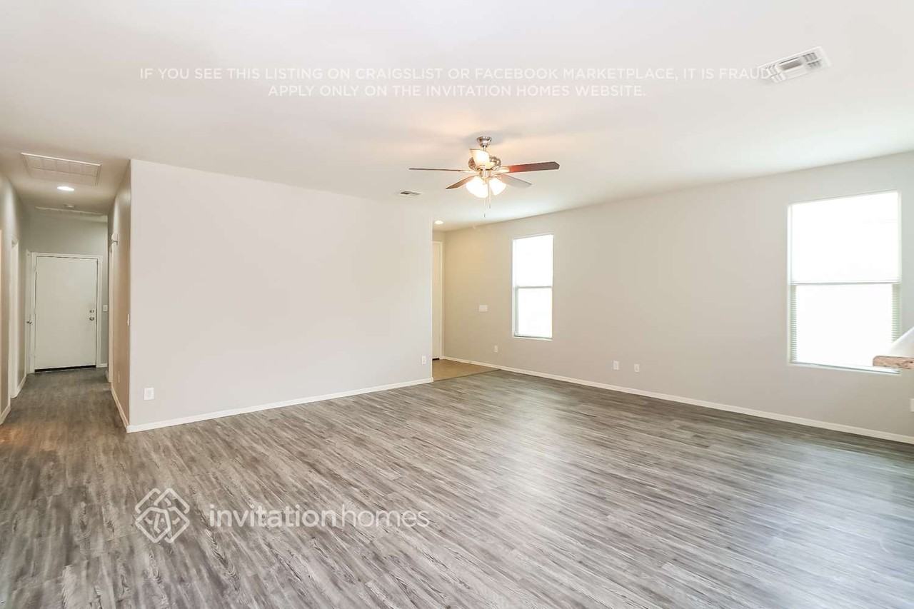 6778 W Wethersfield Rd - Photo 5 of 16
