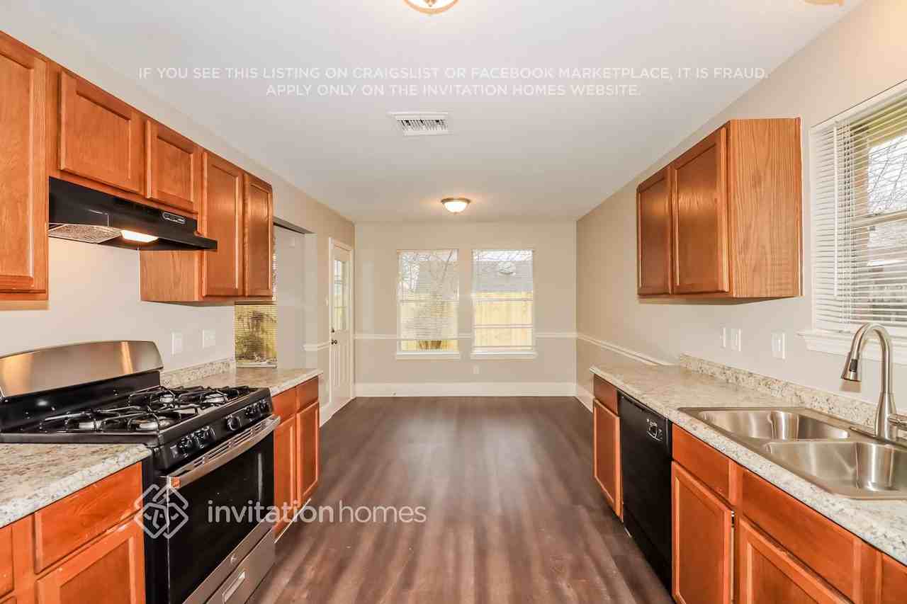 8318 Black Pool St - Photo 6 of 16