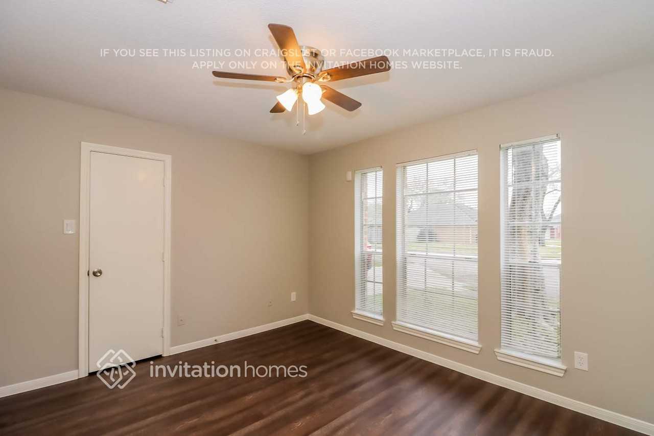 8318 Black Pool St - Photo 7 of 16
