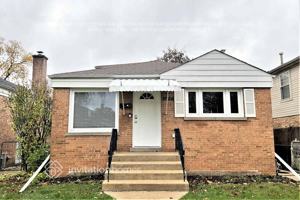 featured image of 2526 Maple St