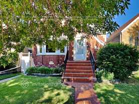 3110 N Austin Ave - Photo 1 of 1
