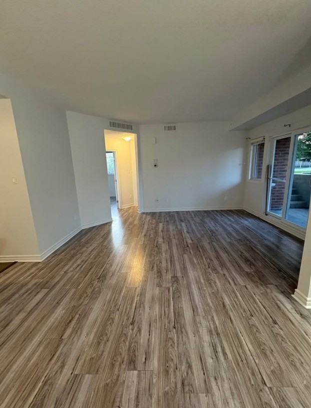 135 Harthill Way - Photo 4 of 8