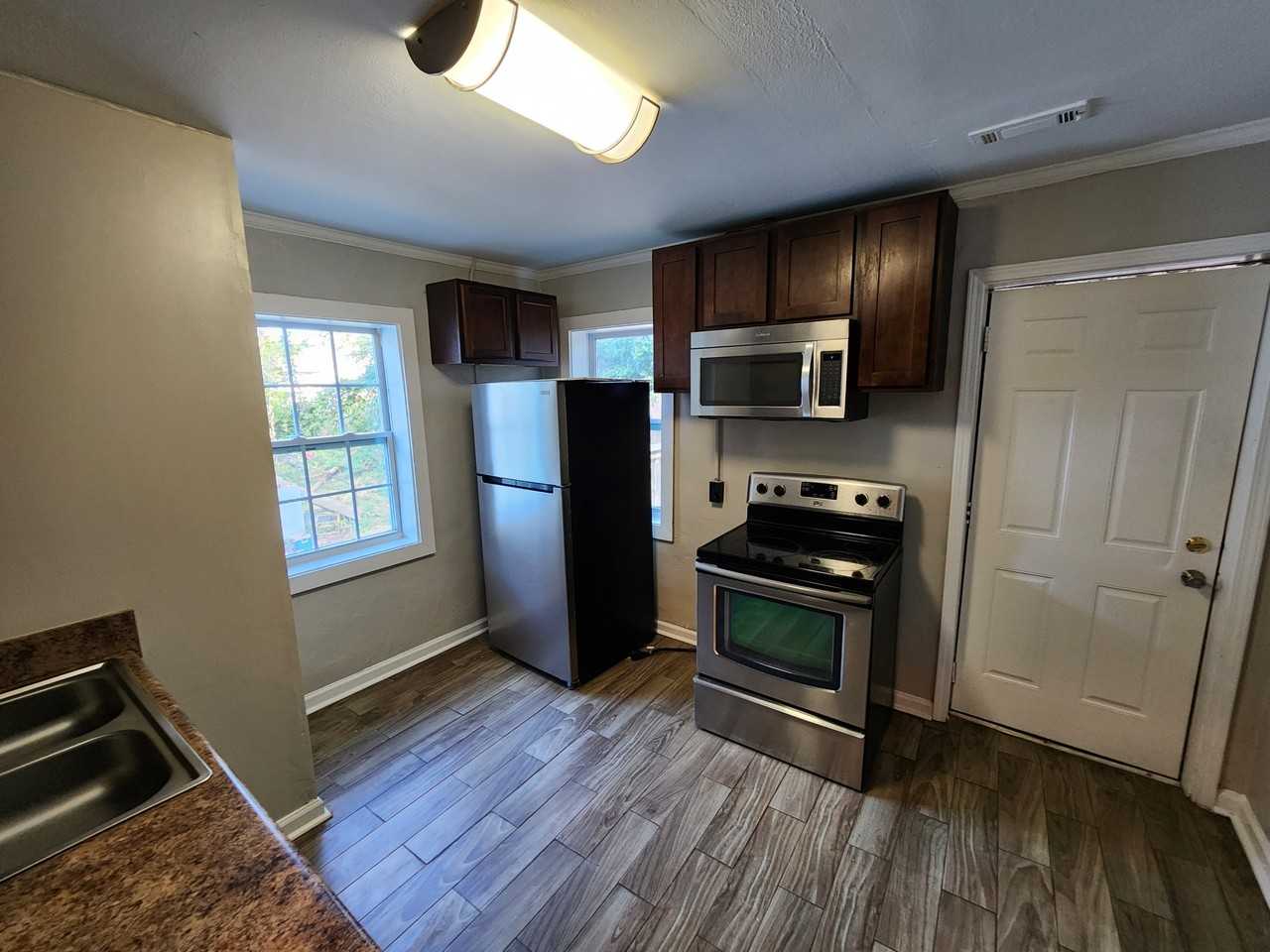 543 Oliver St Nw #1B - Photo 5 of 9