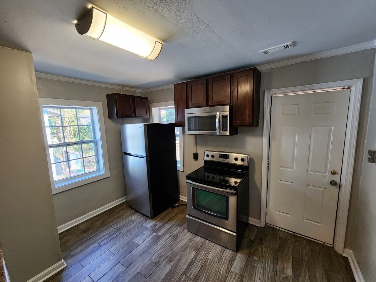 543 Oliver St Nw #1B - Photo 7 of 9