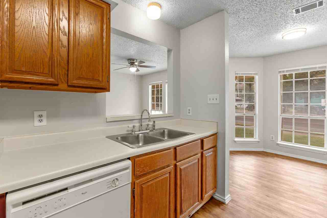 104 Mosscliff Cir #8 - Photo 5 of 16