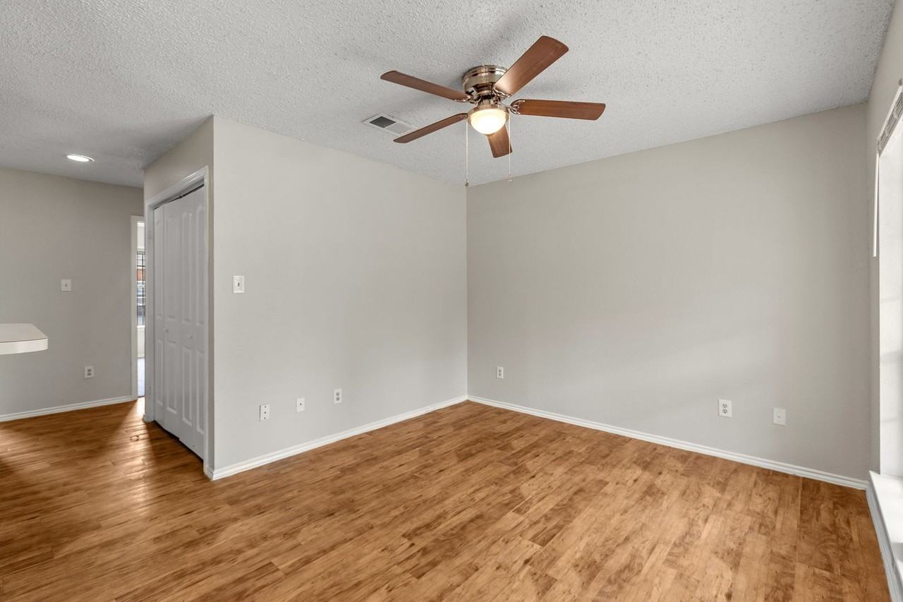 104 Mosscliff Cir #8 - Photo 7 of 16