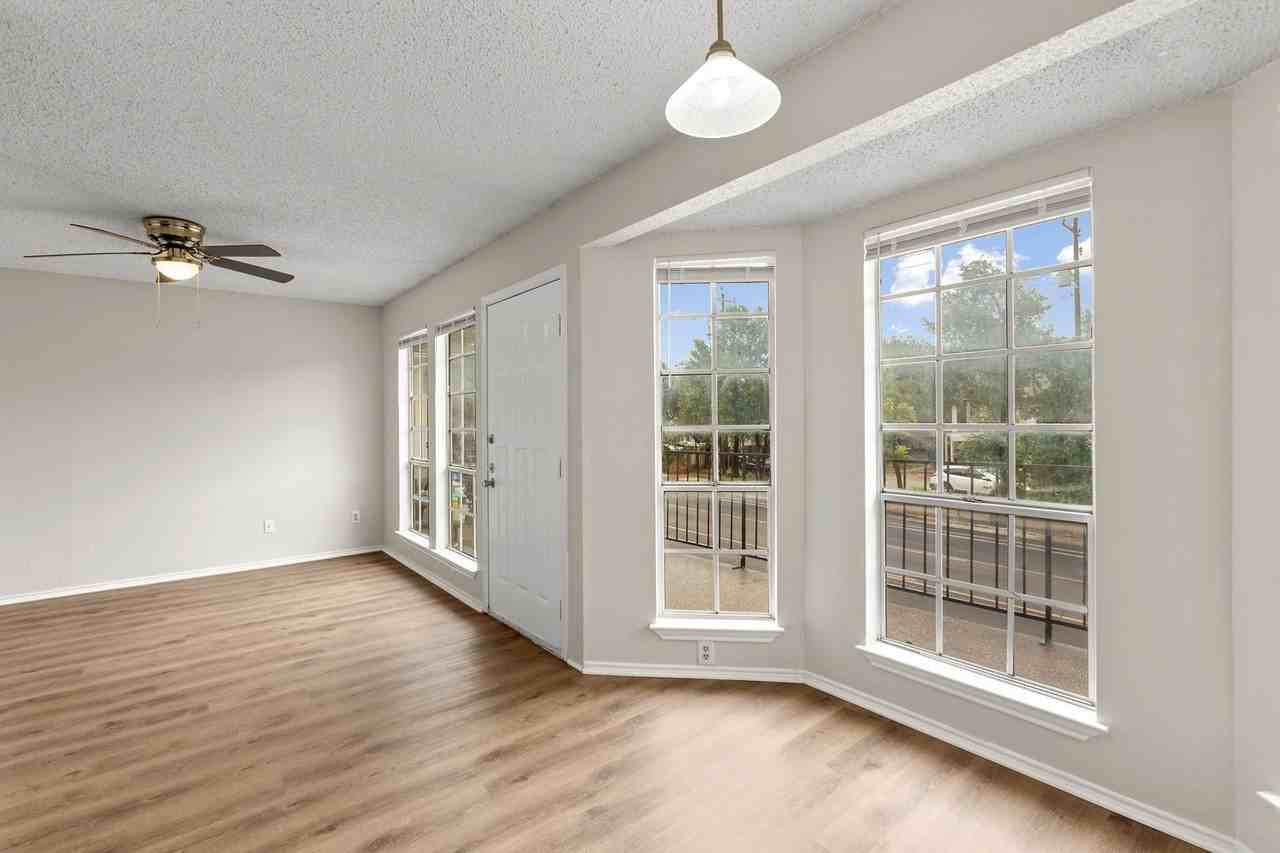 104 Mosscliff Cir #11 - Photo 3 of 14