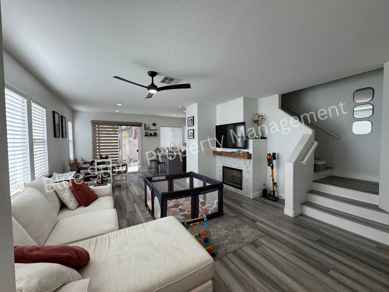 1290 Pinnacle Peak Dr #1 - Photo 2 of 15