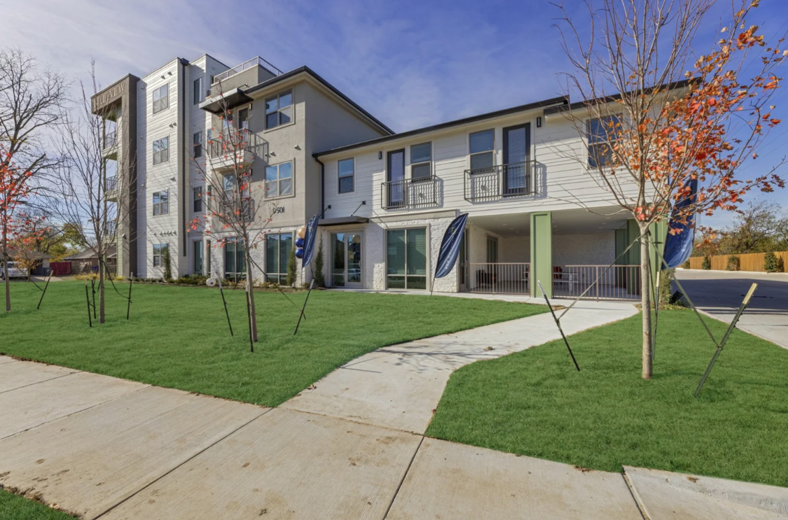 9501 El Centro DriveApt 306 #306 - Photo 4 of 21