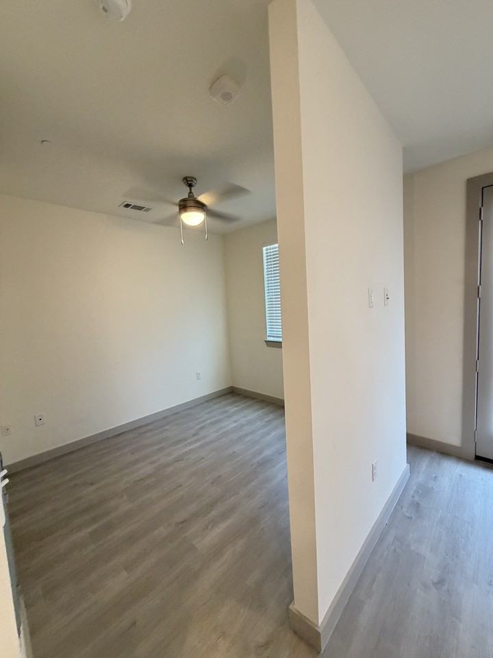 9501 El Centro DriveApt 310 #310 - Photo 4 of 26