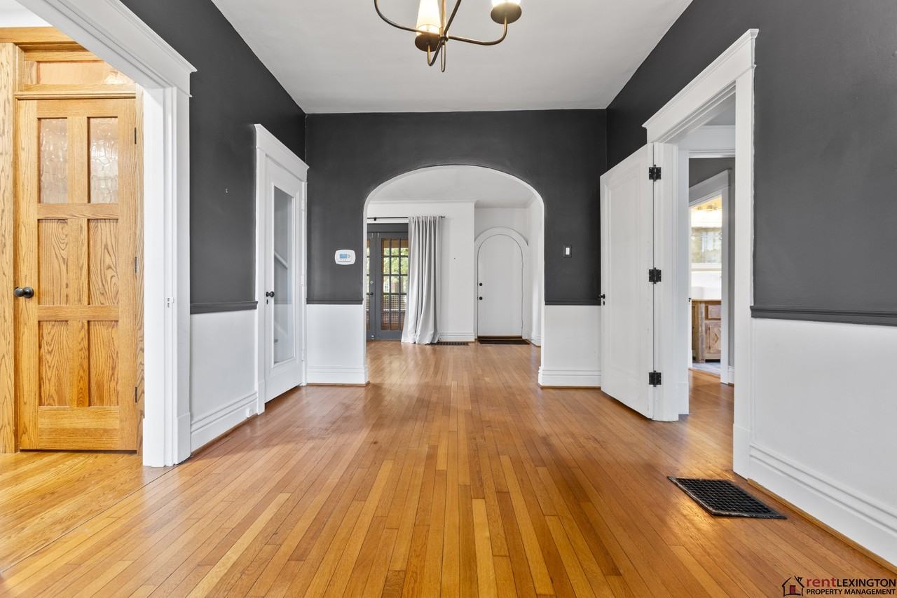 1041 Fontaine Rd #1 - Photo 6 of 33