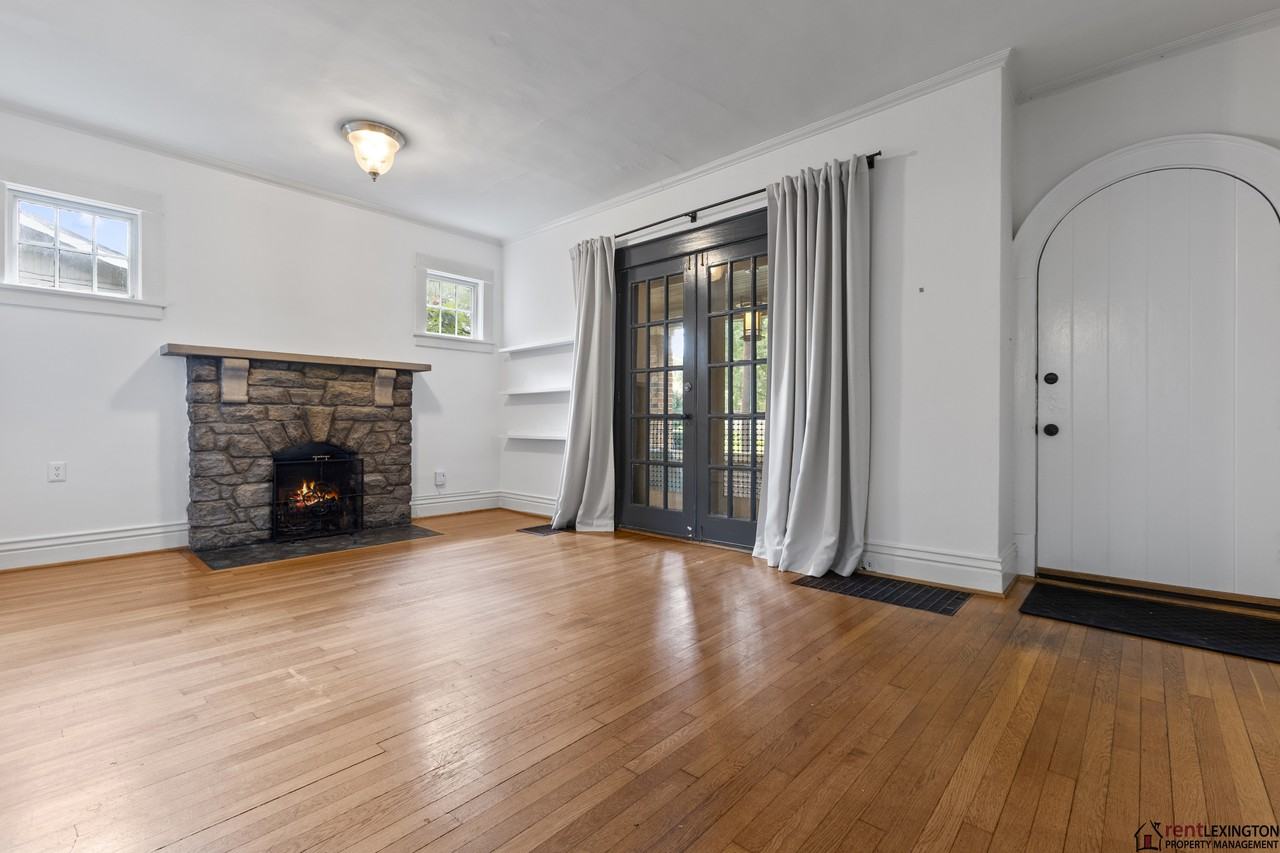 1041 Fontaine Rd #1 - Photo 7 of 33