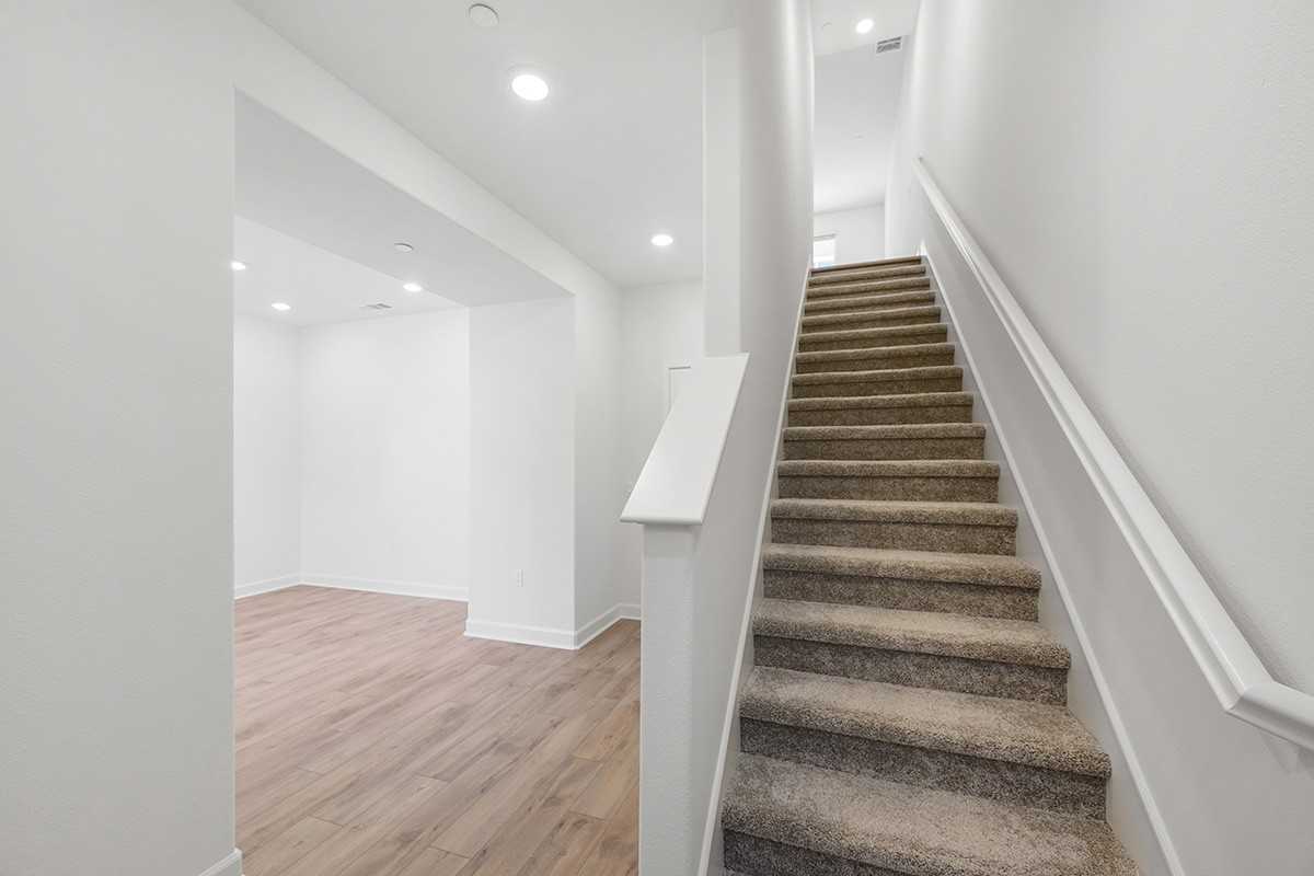 842 Kili St #5 - Photo 5 of 39