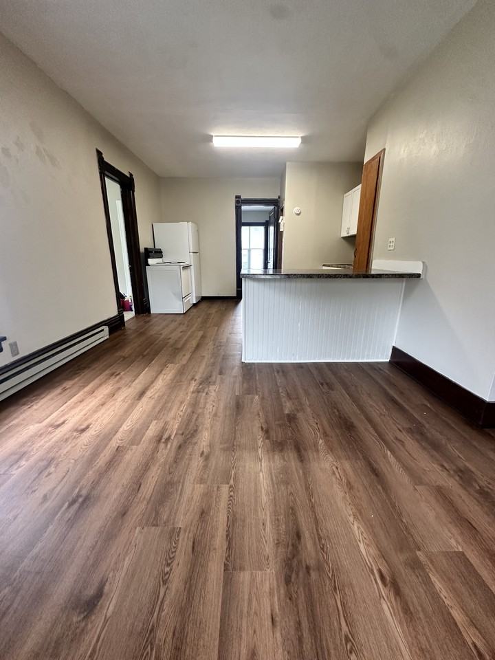 430 S 4th St #1 - Photo 3 of 13