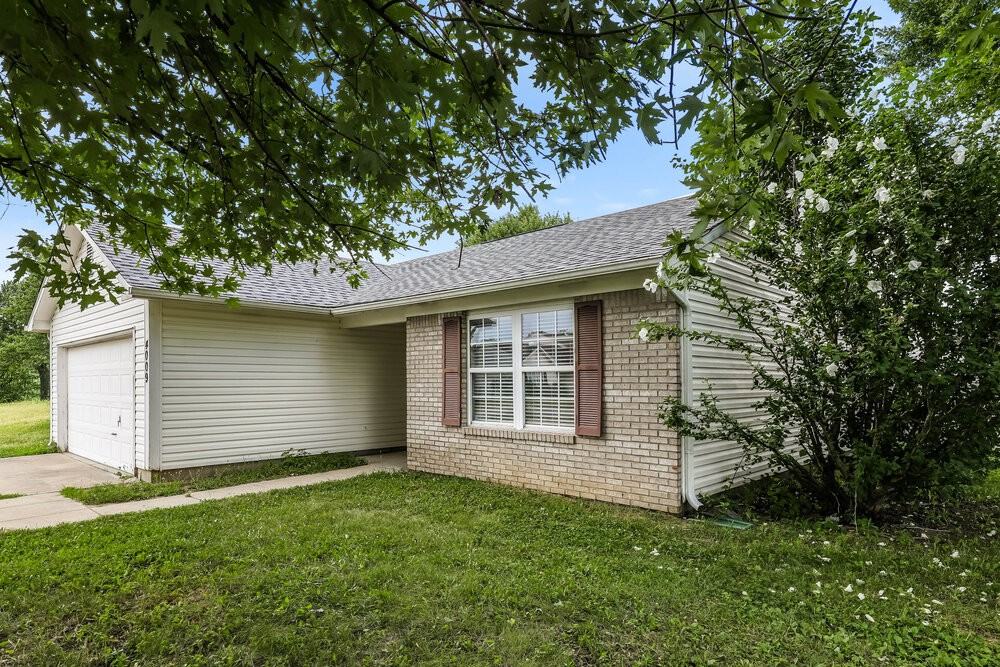 4009 Dogwood Ln - Photo 3 of 16