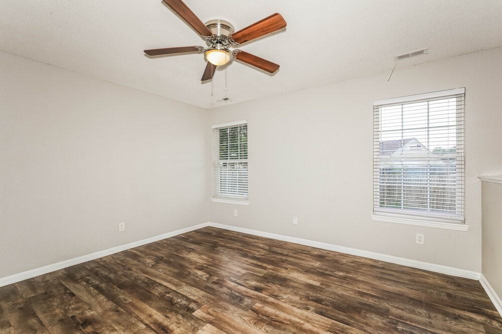 4009 Dogwood Ln - Photo 4 of 16