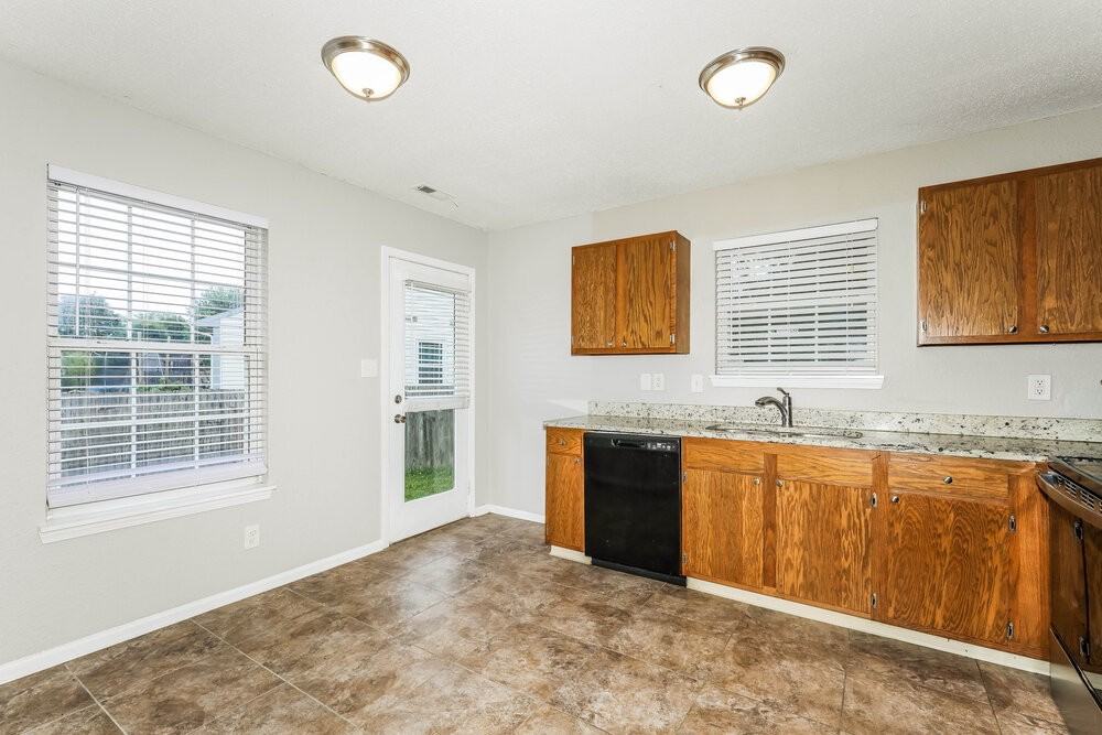 4009 Dogwood Ln - Photo 7 of 16