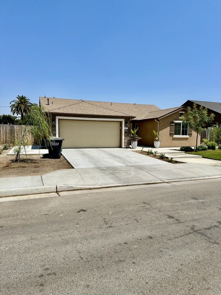 677 Country Pl #1 - Photo 3 of 50