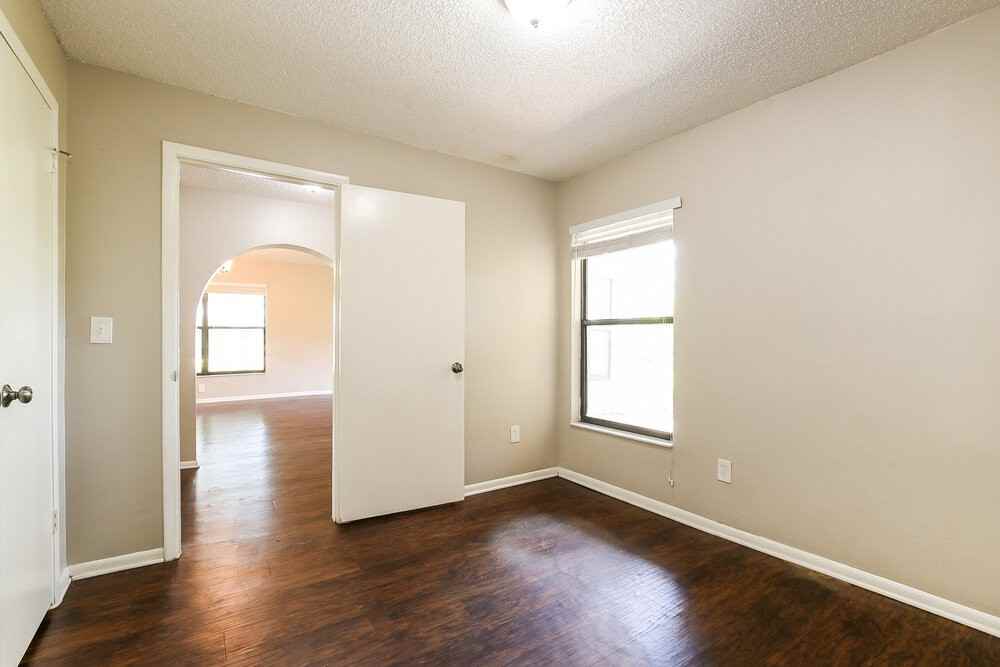 534 S Sundance Dr - Photo 4 of 16