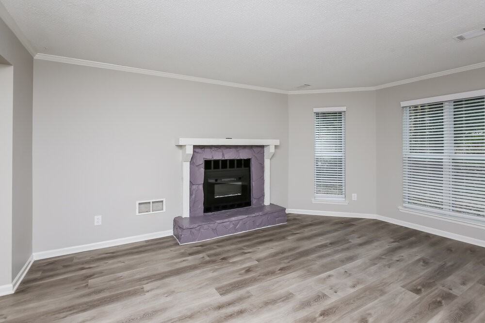3730 Rhoanoke Ct - Photo 4 of 17