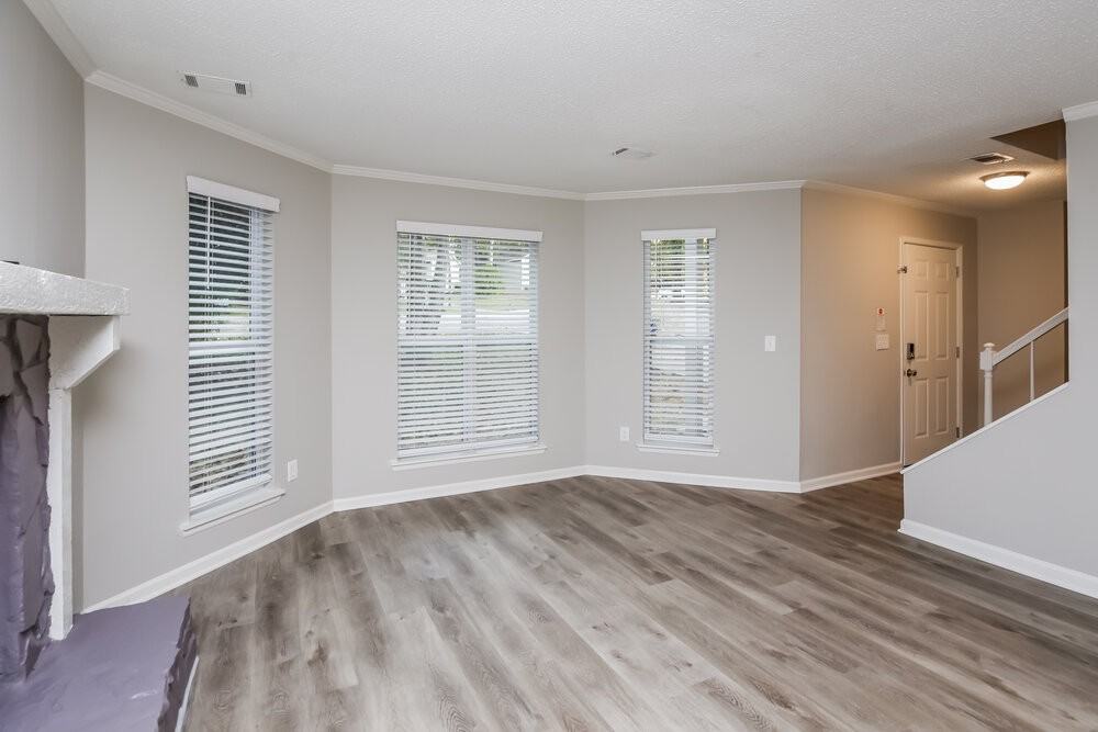 3730 Rhoanoke Ct - Photo 5 of 17