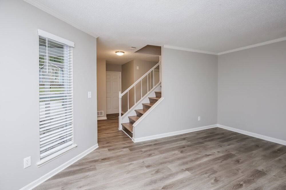 3730 Rhoanoke Ct - Photo 6 of 17