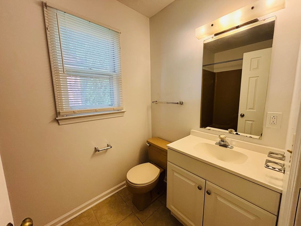 306 Woodbine Dr - Photo 5 of 28