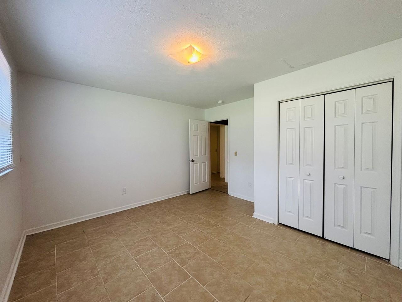 306 Woodbine Dr - Photo 7 of 28