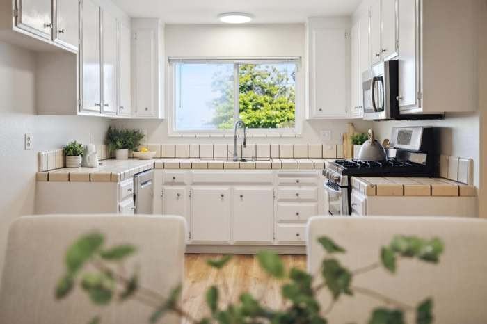 319 Harbor Drive - Photo 4 of 14