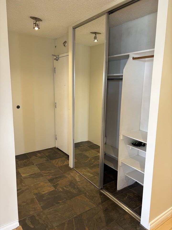 [ID#028] NEW WEST 2BR w/ views of Fraser River - Photo 2 of 35