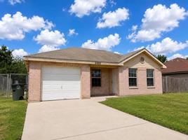 featured image of 2103 W 1st 1/2 St