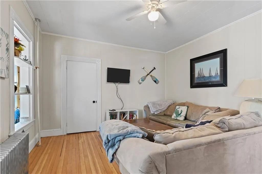 16 Dean Ave - Photo 5 of 11