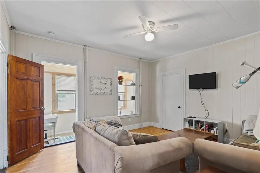 16 Dean Ave - Photo 6 of 11