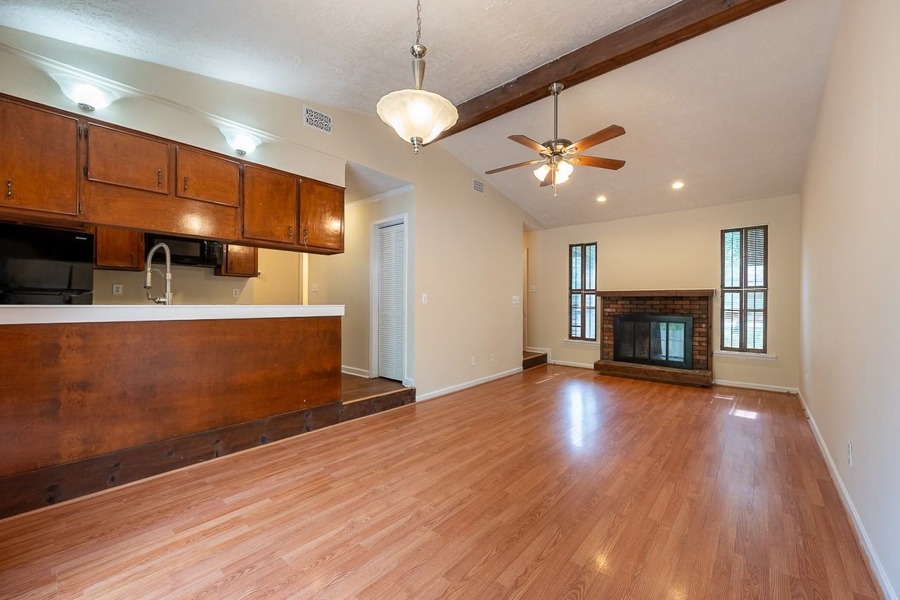 3101 Village West Dr #1 - Photo 4 of 22