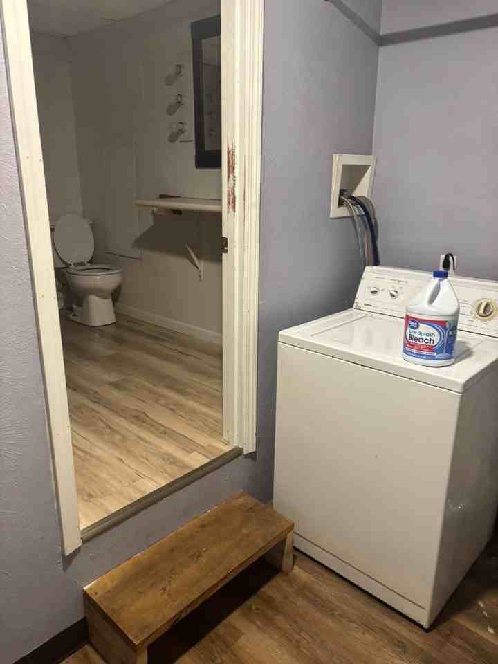 213 Elm St - Photo 5 of 10