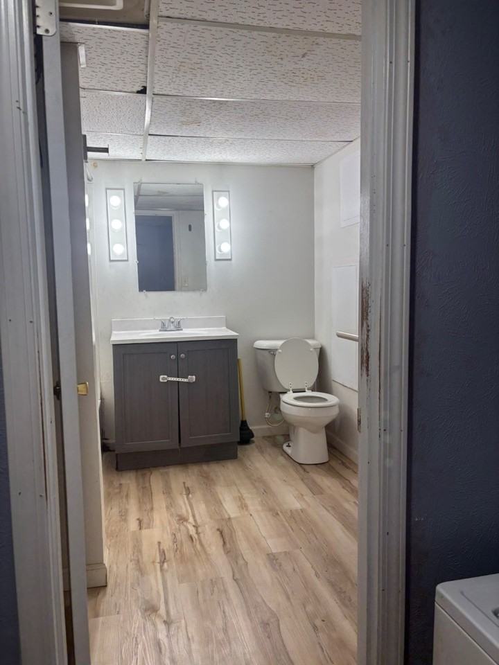 213 Elm St - Photo 7 of 10