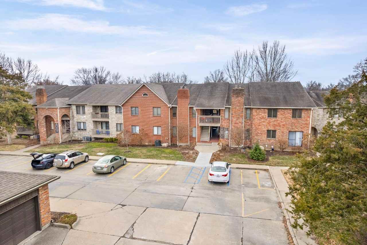 104 E Green Meadows Rd - Photo 4 of 20