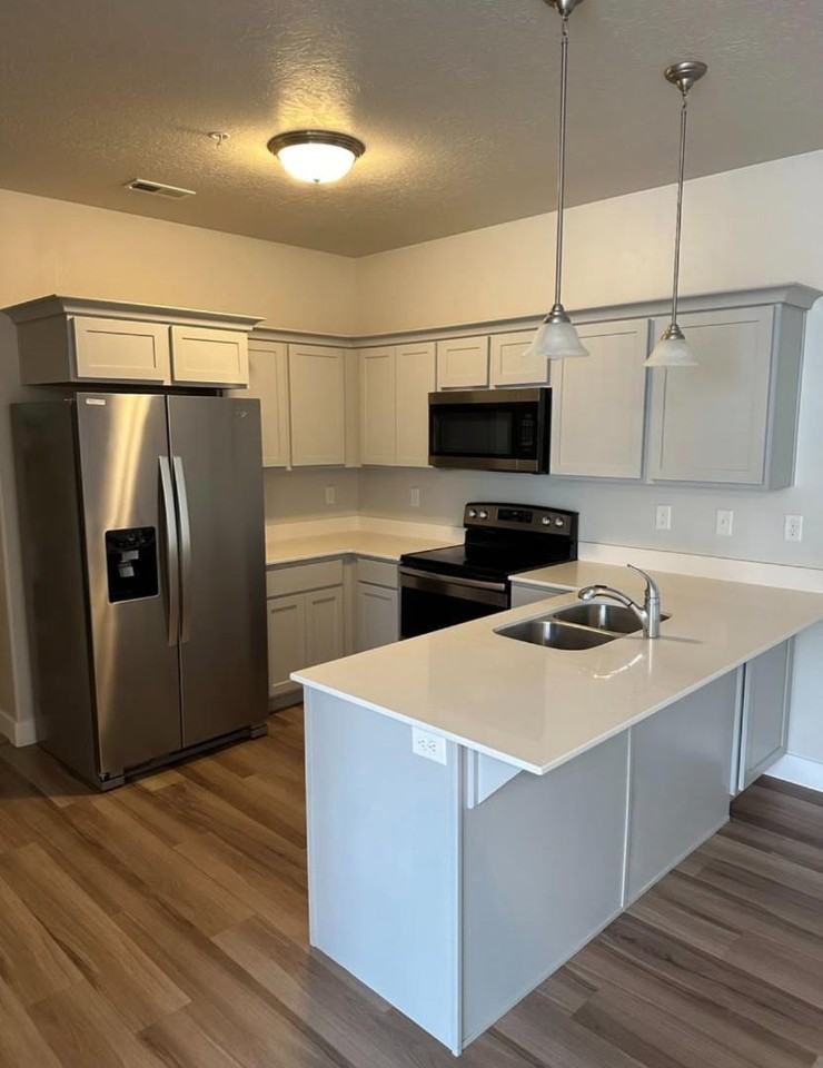 3896 W 1850 N - Photo 3 of 11