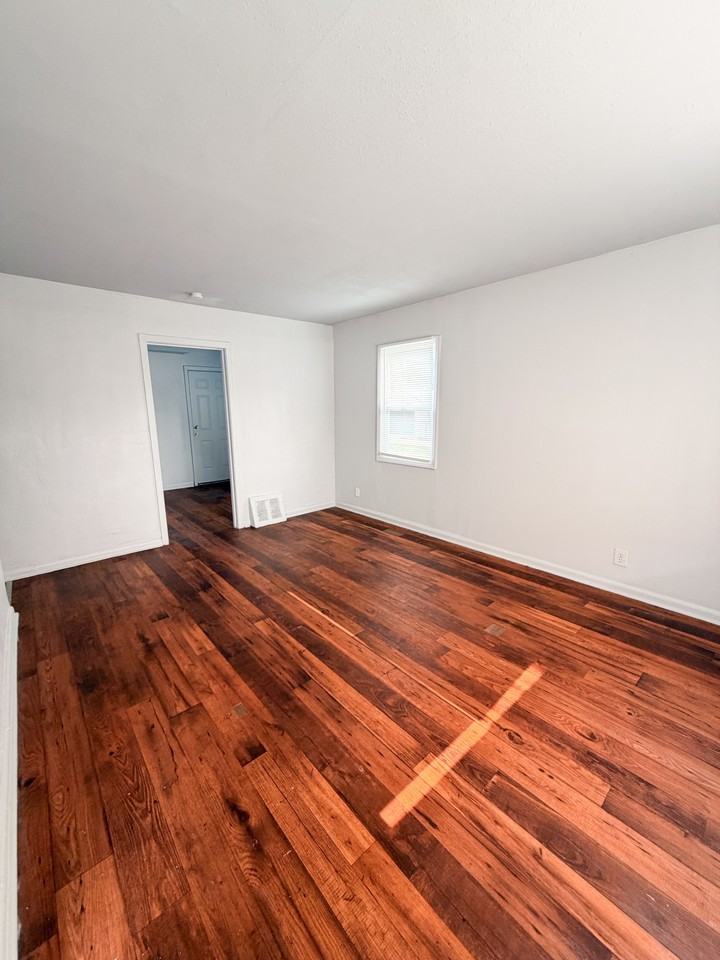 20400 Monica St #1 - Photo 3 of 11