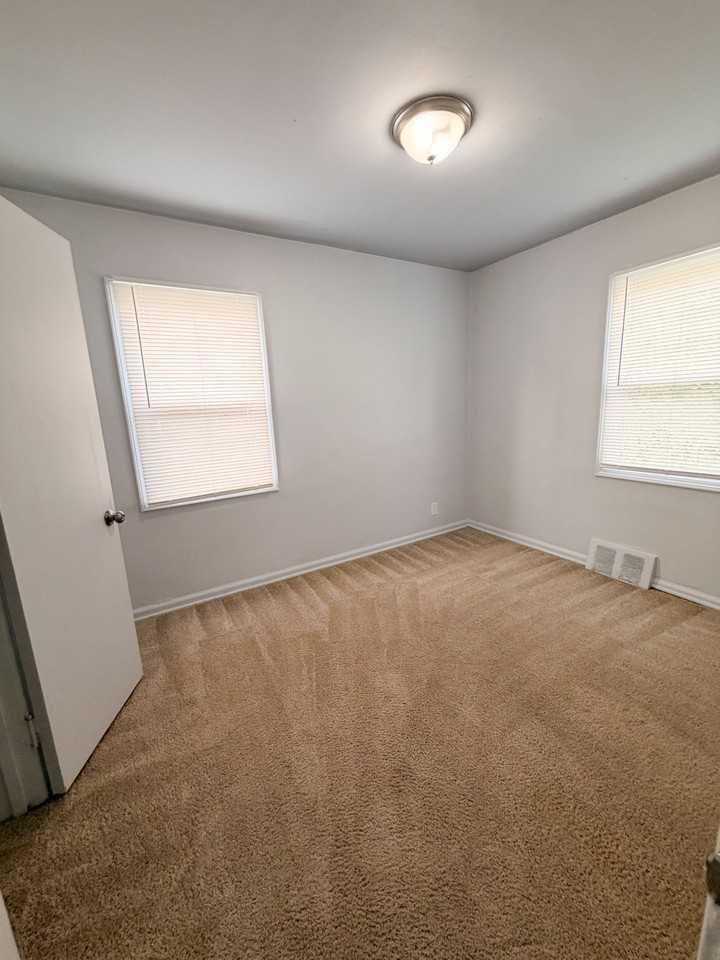 20400 Monica St #1 - Photo 5 of 11