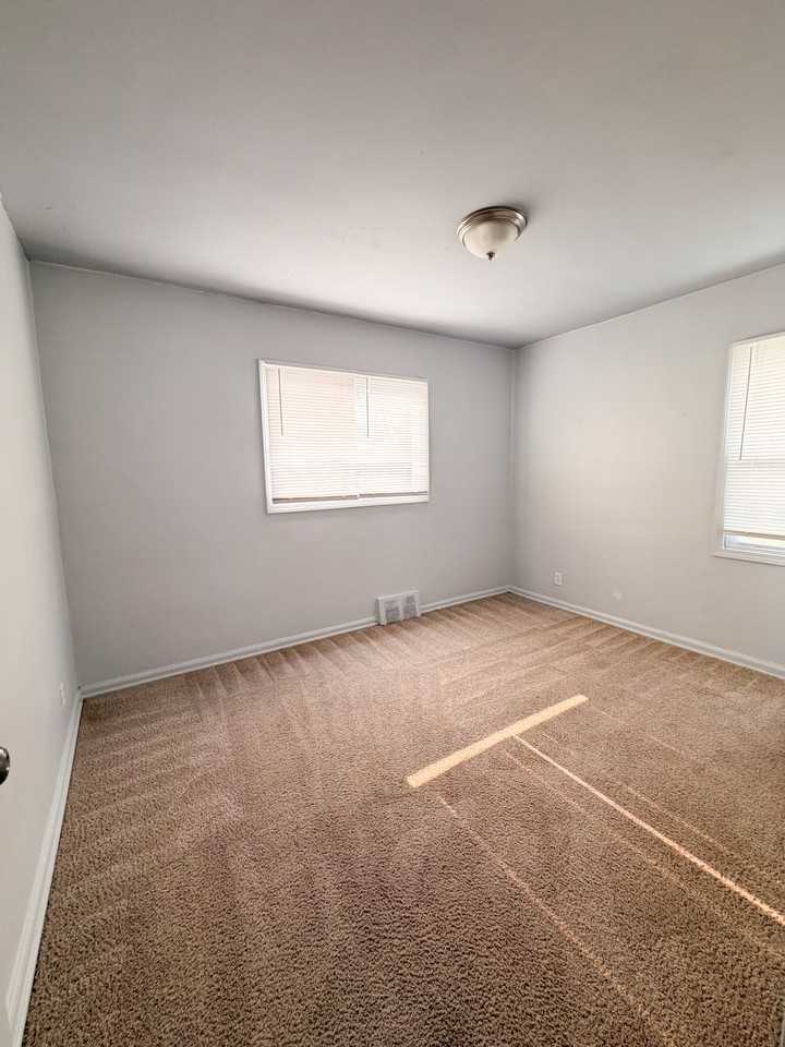 20400 Monica St #1 - Photo 6 of 11