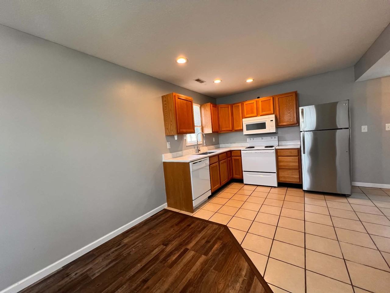 1701A Pleasant St #1701A - Photo 3 of 18