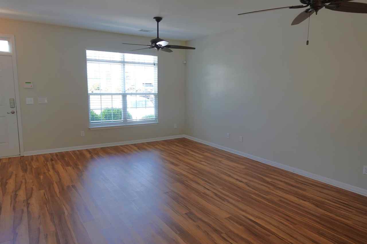 202 Elise Dr #1 - Photo 5 of 38
