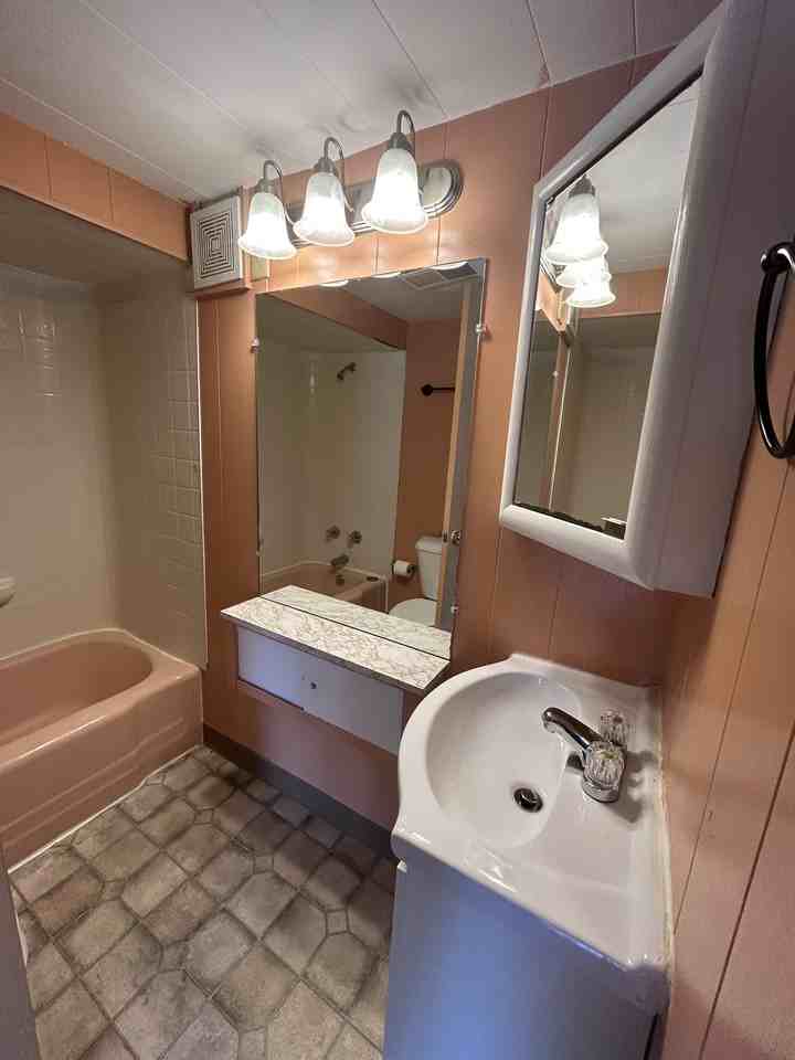 1014 W Bluff St #1 - Photo 4 of 5