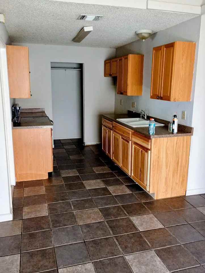 7220 Hardesty - Photo 3 of 6