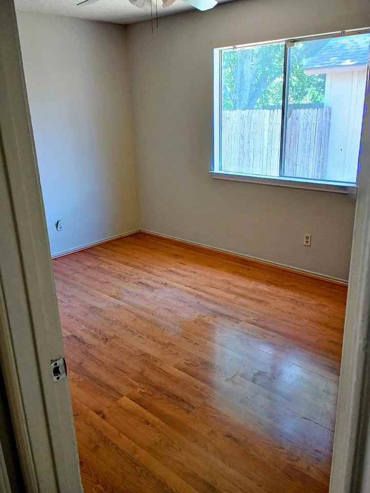7220 Hardesty - Photo 5 of 6