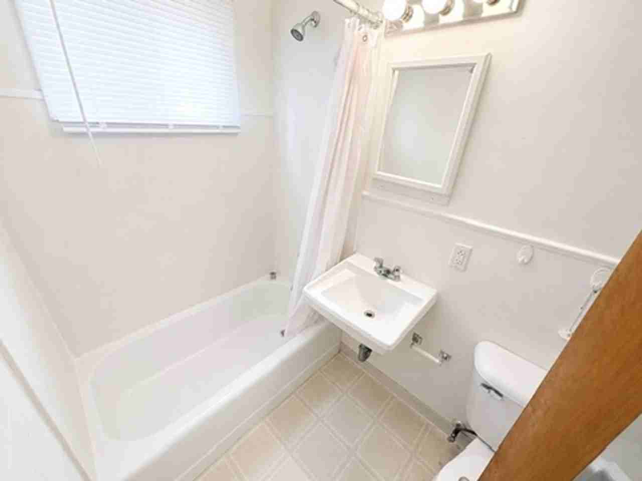 907SE - Photo 3 of 10