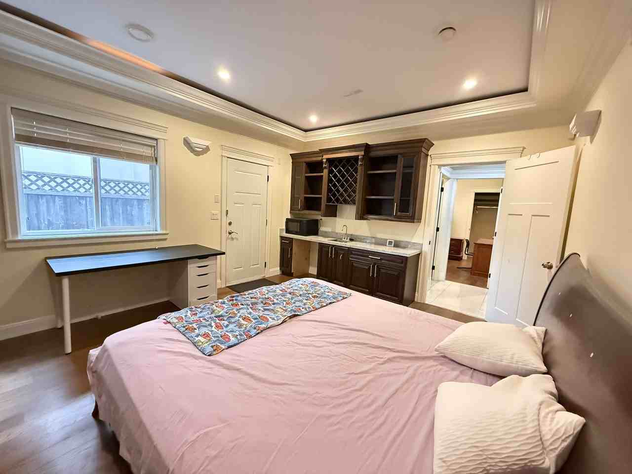 9320 Bakerview Dr - Photo 3 of 14