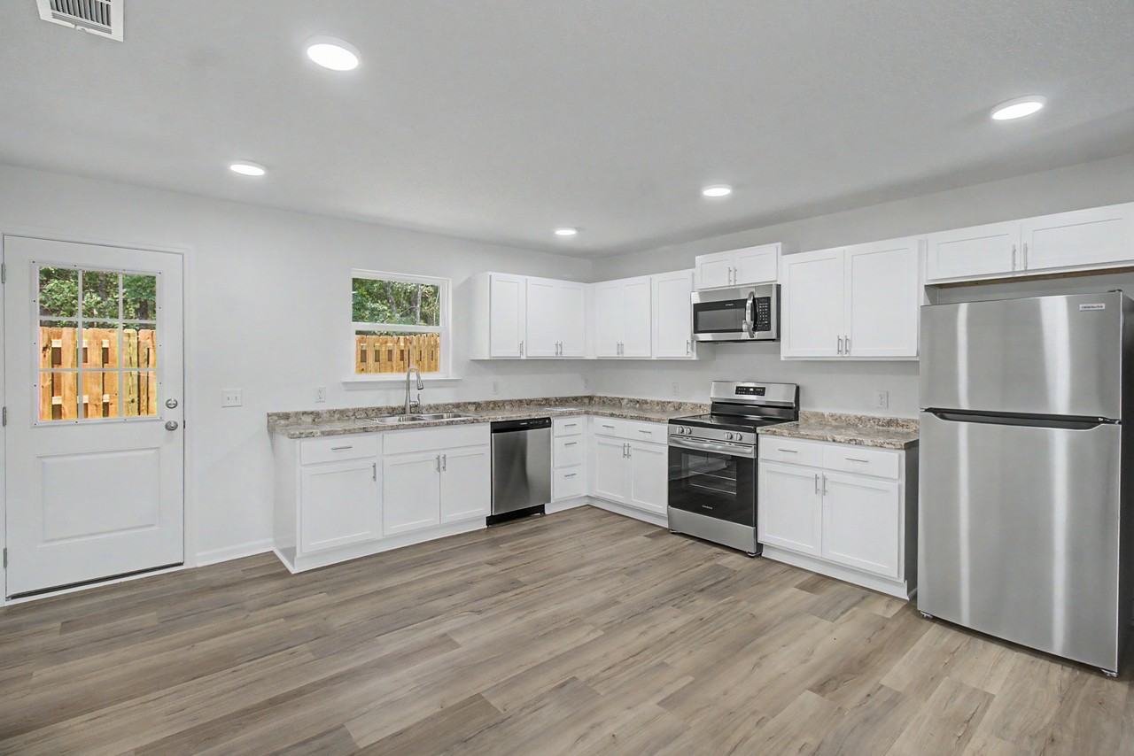 20 Frasier Ln #1 - Photo 7 of 42
