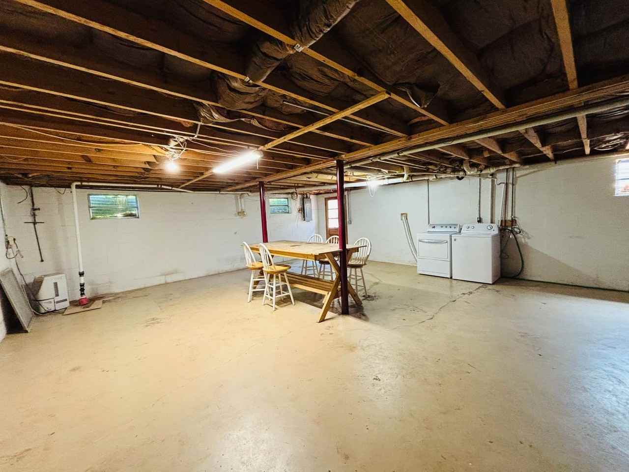 1105 Robin Rd - Photo 3 of 25
